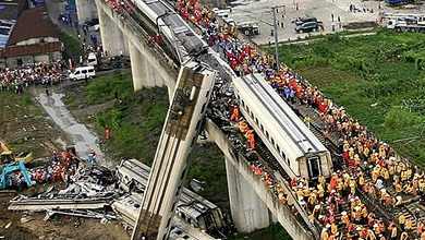 wpid-0727_train-crash-china-trestle_390x220.jpeg